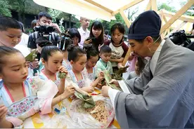 武侯祠“粽”动员 非遗民俗碰撞三国文化图片