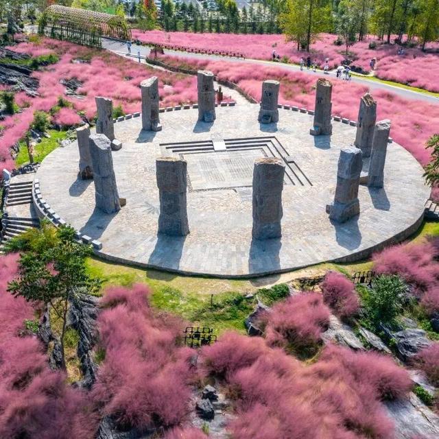 2025重庆酉阳叠石花谷的秋日浪漫（粉黛旅游季）