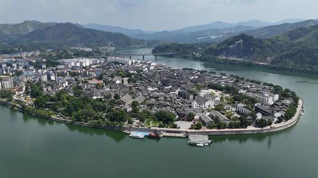 今天一件大事发生在湖南这里，我们来解读…
