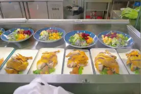 酒店年夜饭有多火？为备战除夕夜 厨师服务员提前休假图片