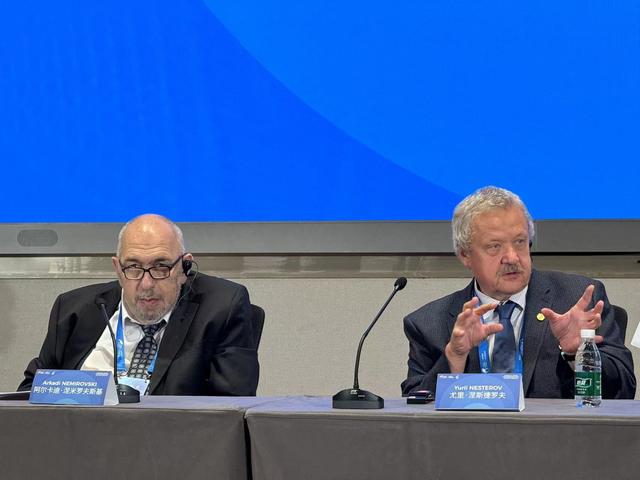 顶科协奖得主详解凸优化跨学科挑战，称大学要为学生提供不同可能性