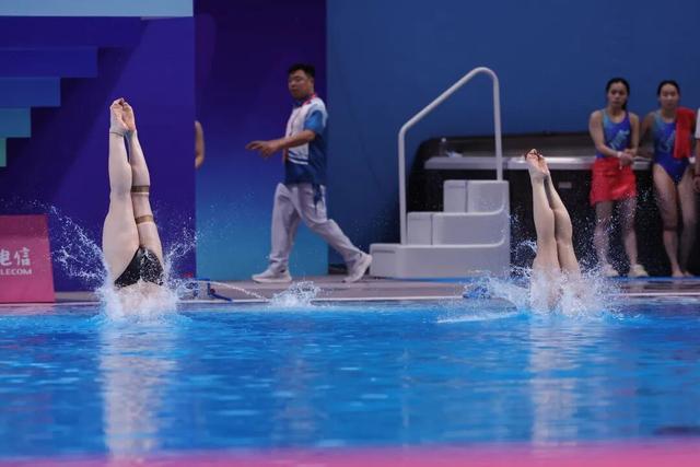 陈艺文/林珊，冠军！广东跳水队十五运会第5金到手，台下一幕太动人