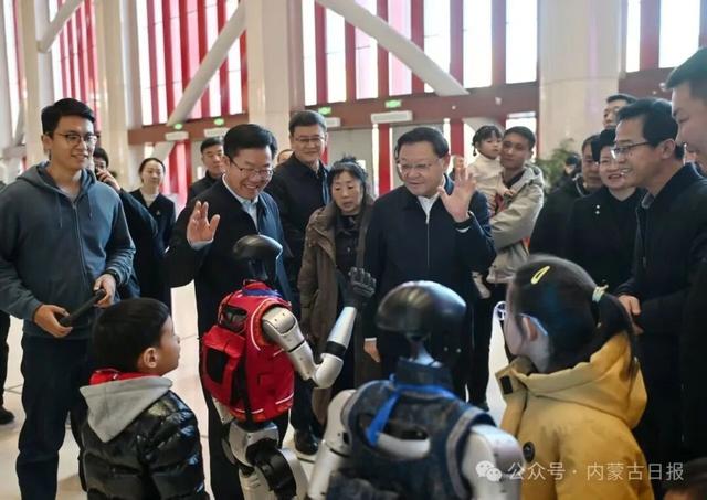 王伟中在呼和浩特市调研文化旅游产业发展