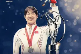 蒋裕燕获劳伦斯年度最佳残疾人运动员奖图片