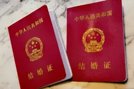 金星晒出结婚证宣布与丈夫汉斯复婚，曾为孩子户口离婚图片