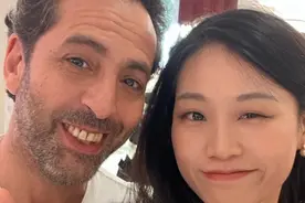 电影节·现场｜“救命！在电影节哭崩时，安慰我的人竟是主演本人”图片