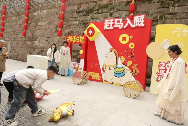 春节客流量超300万人次，营业额近3亿！四川泸州江阳消费市场“热辣滚烫”