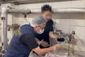 台湾一军事学校发生集体食物中毒，42名学生送医，厨房惊见老鼠、蟑螂图片