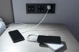 听劝，别再整夜做这件事了！跟我学更健康→图片