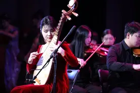 江苏徐州：灵蛇贺岁新征程，模特艺术学校2025新年音乐会举行图片