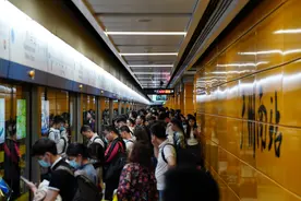 4月14日起，二号线周日夜间大站快车停靠站点新增3个图片