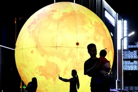 与龚琳娜互动，体验汉服妆造……成都市文化馆中秋文化活动丰富多彩图片