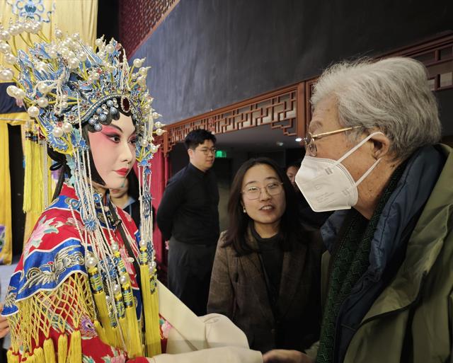 冬至雅集展风华 国剧传承育新苗——北师大实验中学国剧团《满庭芳》戏曲专场成功举办