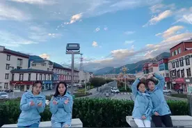 到西部去，4名医学女生在雪域高原唱响青春之歌图片