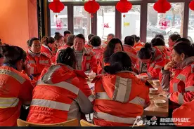 乌鲁木齐邀请近3000名一线劳动者同吃年夜饭图片