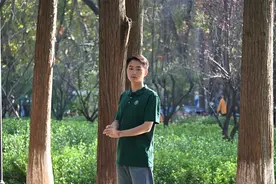 走出大山三年后，他选择回到大山里支教图片