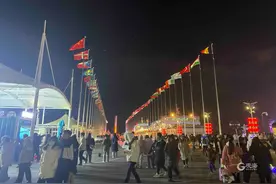 张开双臂迎接美好！“你好，2024”奥帆跨年夜精彩上演图片