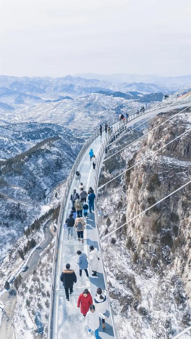 潭溪山“冻”真格了！今日实拍百米冰瀑惊艳成型，这个冬天等你赴约