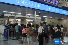 中秋节期间海南空港口岸进出境旅客超1.5万人次图片