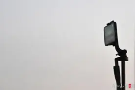 修饰过的证件照不能报考研究生，为什么身份证却能用“美颜照”申请？图片