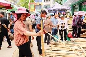 群众游客欢聚一堂 尽享民俗嘉年华图片