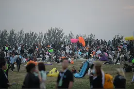 从白天“燃”到黑夜 长阳音乐节首次加入甲骨文元素和露营体验图片