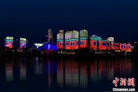 杭州蛇年主题灯光秀除夕正式亮相图片