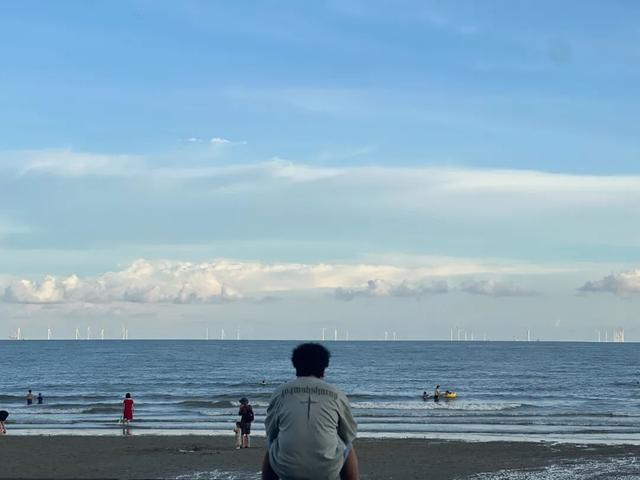 跟着赛事去旅行 | 尾金滩：追风逐浪，邂逅日落