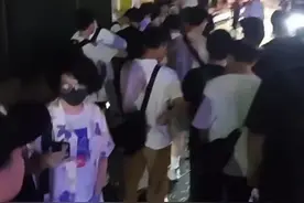 10万张票一分钟售罄，凌晨3点就有人排队！很多人赶去上海，相关酒店搜索量暴涨360%，有人甚至提前半年订房……什么这么火？图片