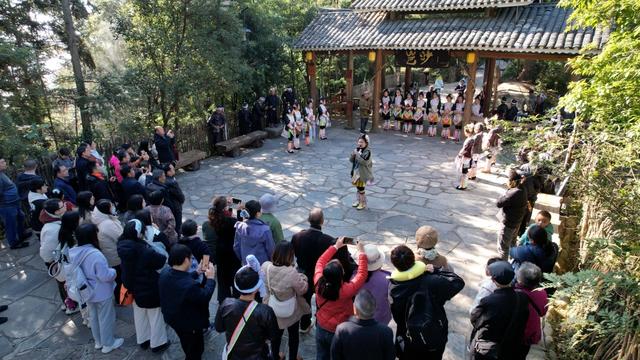 从江:民俗旅游热起来