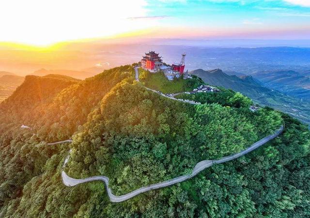 锦绣天府·安逸四川｜四川华蓥：市民山中赏美景、享清凉