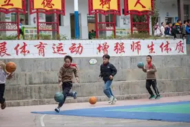 一所“零近视”小学的“顶配”体育课图片