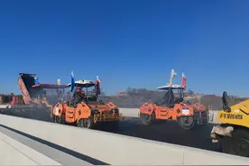 河南沁伊高速项目中面层沥青试验段成功摊铺，全面施工正式启动图片