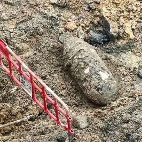 危机解除！香港炸弹拆除完成，耗时约10个小时，现场一度传出微弱爆炸声，燃烧画面曝光