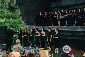 《青舟也来》音乐会在金山岭长城脚下的山谷音乐厅举办图片