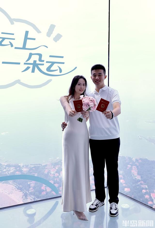青岛美景作媒，6年爱恋终成眷属！济南小伙驱车4小时来青岛，求婚领证“一气呵成”