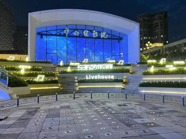 与「宇」生花，相约冯建宇游南湖！