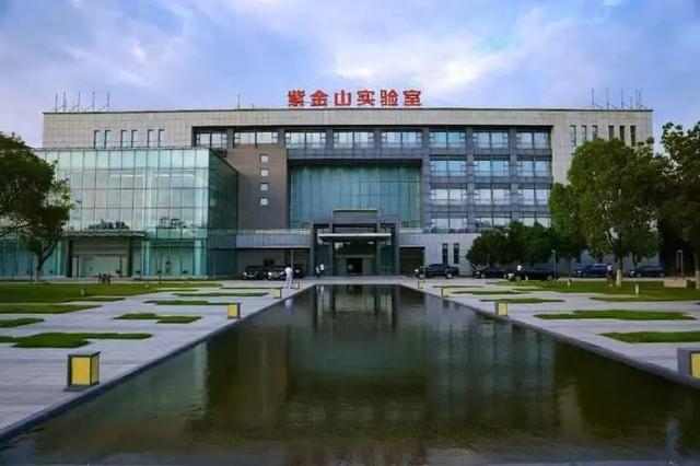 跟着“苏超”去读城｜镇江VS南京：山水诗城与十朝都会的时空对话
