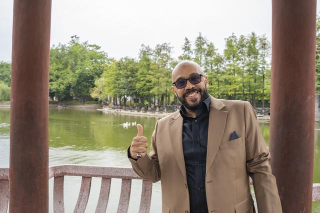 国际举联副主席阿尔哈比到访东莞可园，感受岭南园林风情