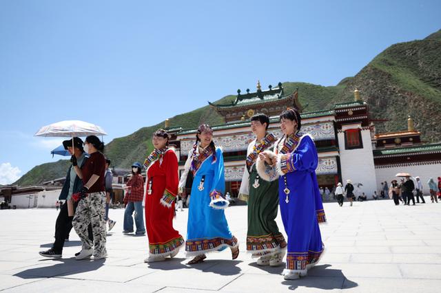 说出来不要嫉妒，杭州家长休秋假前，领导主动询问今年打算去哪儿