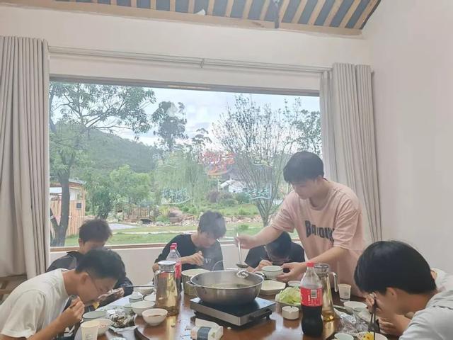 菌旅融合引客来 采菌研学成热门——南华暑期“菌”味十足