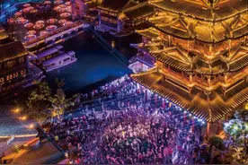 清照泉城花火跨年狂欢夜——用光与火的浪漫开启2025的璀璨！图片