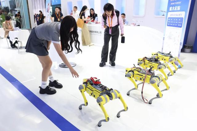 一站式入境游服务走进服贸会 诚邀全球游客打卡北京