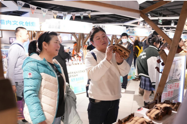 2025第四届“白塔杯”文化创意大赛 配套文创市集活动亮相西单