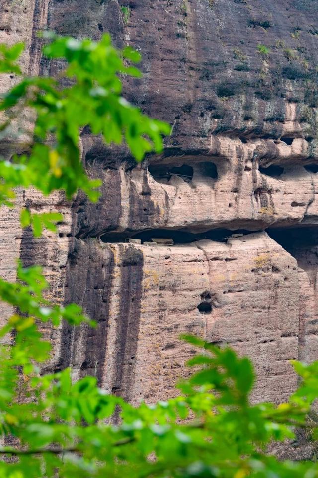 被《地道风物》实名安利！@所有“牛马”：来龙虎山，办一下“仙界入籍”手续！