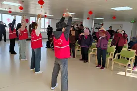 医养结合典型案例征集｜ “大头阿亮”养老机器人，它能帮你干点啥？图片