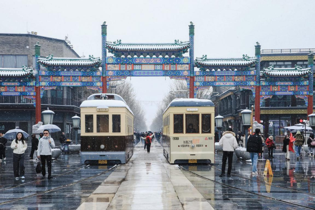 北京下雪了！雪景大片抢先看！外出注意防寒保暖