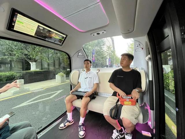 00后看数博（三）| 十年前压箱底的作文，如今竟然......