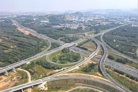 双向八车道 济菏高速长清段26日恢复通行图片