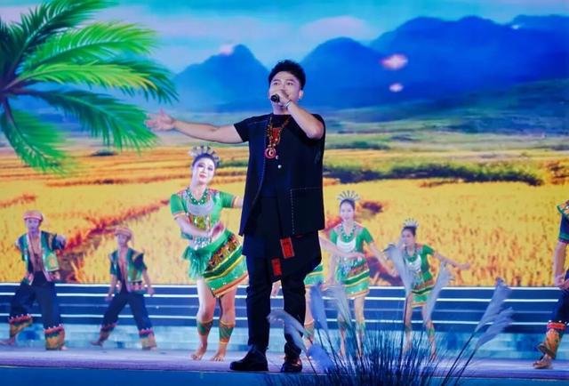 “浪漫七夕·仙来保亭”全民潮歌会浪漫上演！以歌为媒，绘就保亭文旅融合新画卷